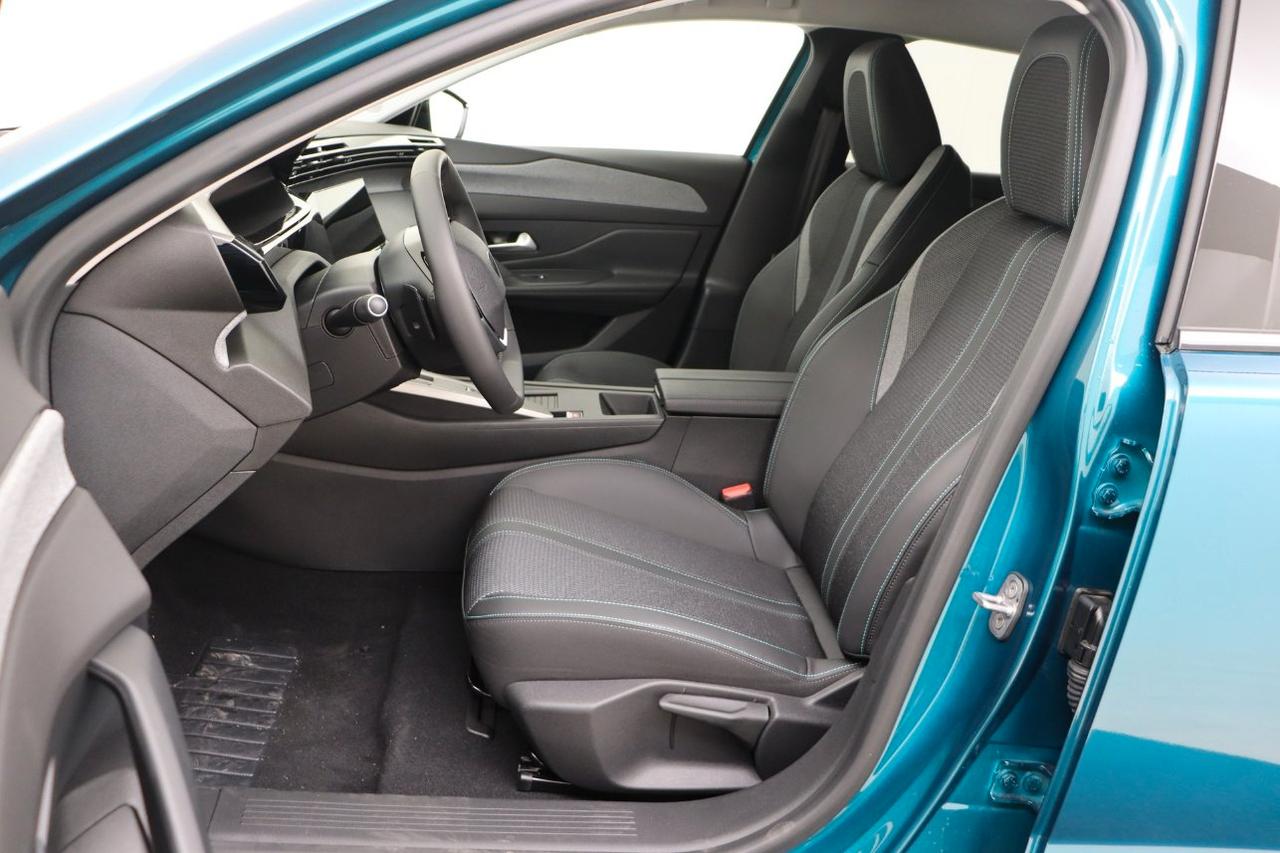 Peugeot 408 58,2 kWh Allure 214cv