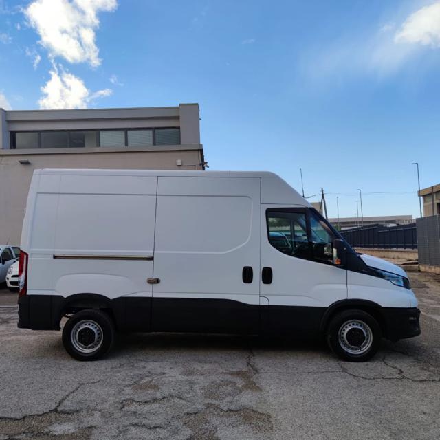 IVECO DAILY 35S12 VH2 FURG.PASSO MEDIO/CORTO 3 PTI-2020