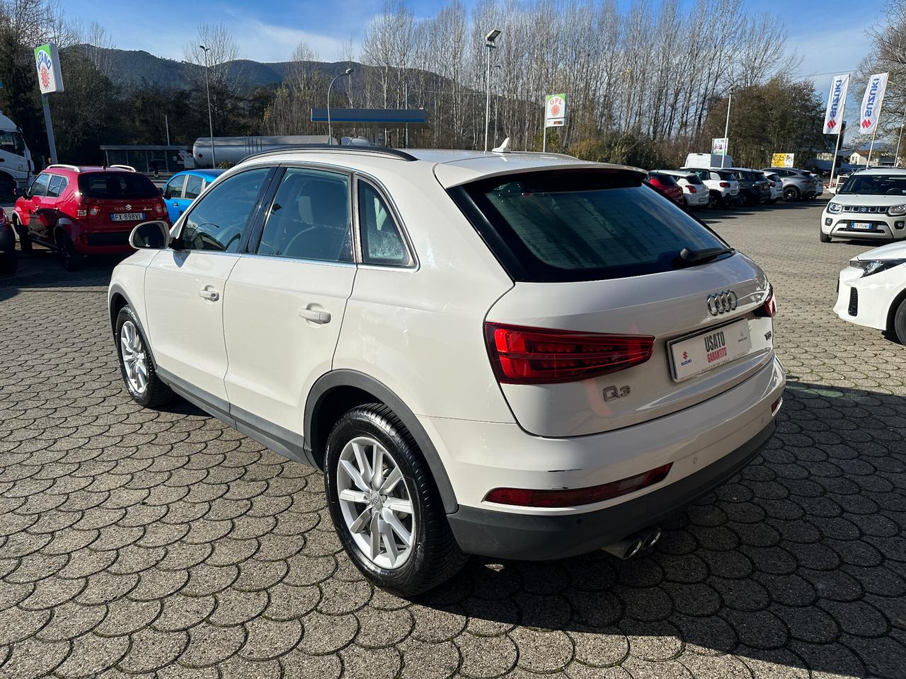 Audi Q3 2.0 TDI 120 CV Business