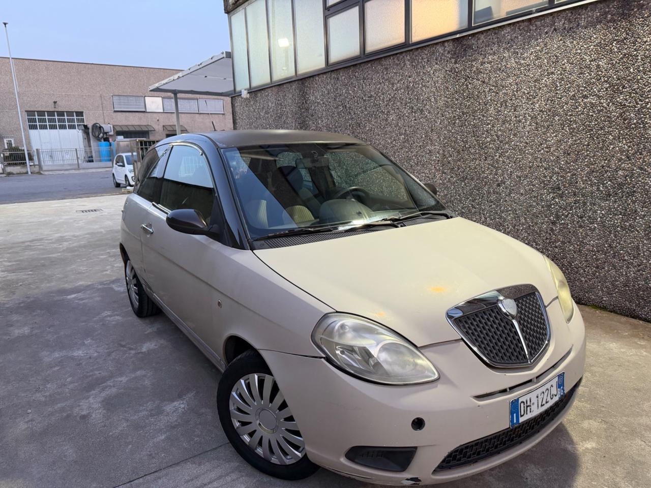 LANCIA YPSILON 1.2 BENZINA EURO4 NEOPATENTATI
