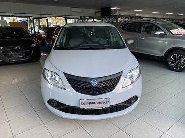 Lancia Ypsilon 1.0 FireFly 5 porte S&S Hybrid Ecochic Silver