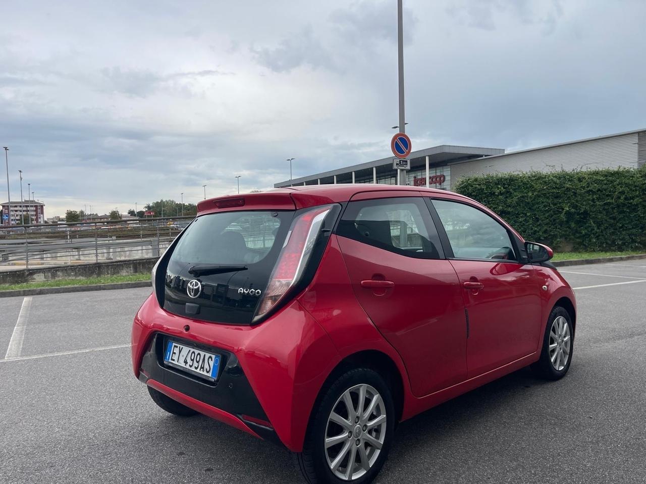 Toyota Aygo 1.0 VVT-i 69 CV 5 porte x-wave