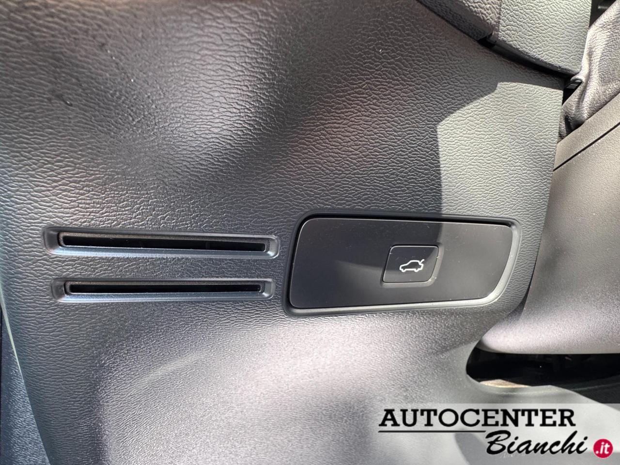 Volvo XC40 2.0 b4 awd Momentum