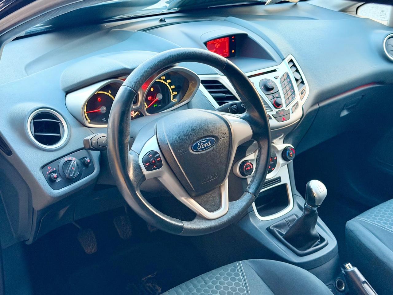 Ford Fiesta 1.4tdci 50kw Titanium OK NEOPATENTATI