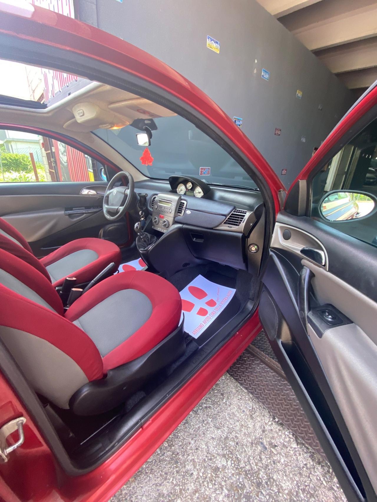Lancia Ypsilon 1.2 Oro neopatentato Tettuccio