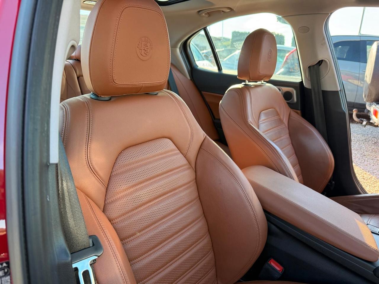 Alfa Romeo Giulia 2.2 Turbodiesel 210 CV AT8 AWD Q4 Veloce