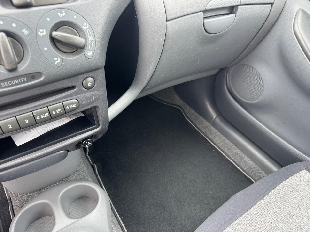 Toyota Yaris 1.0i 16V cat neopatentati 120000km
