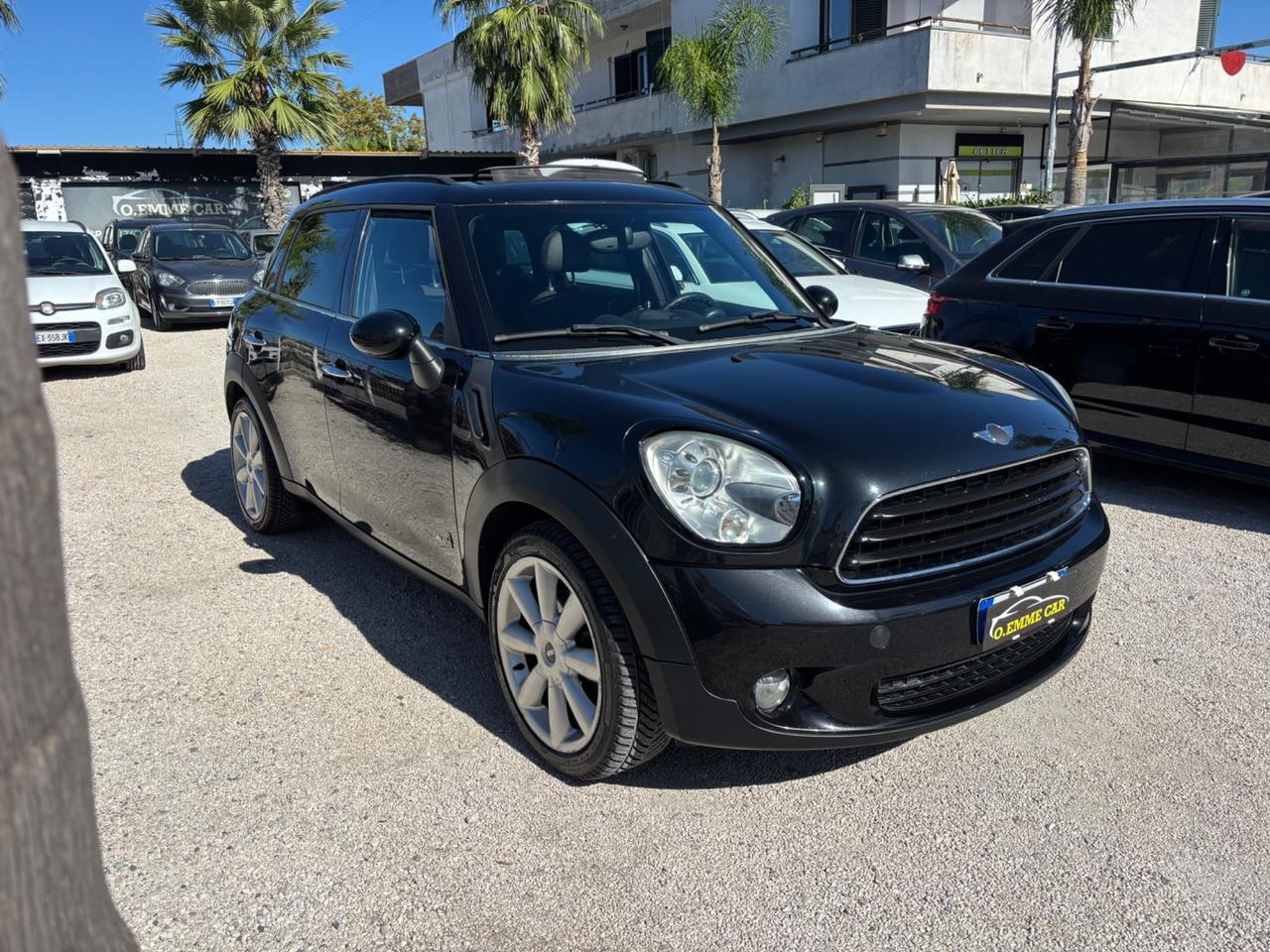 MINI COOPER D COUNTRYMAN ALL 4 TETTO APRIBILE