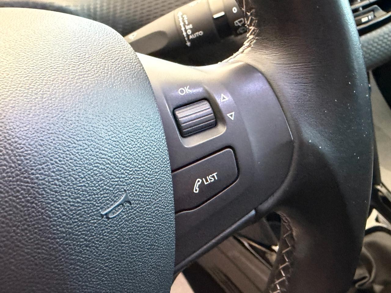 Peugeot 2008 1.6 BLUEHDI 100 cv. ALLURE