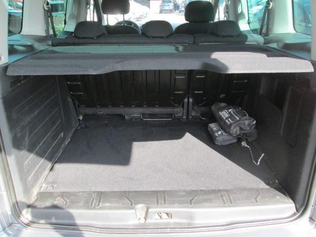 PEUGEOT Partner Tepee BlueHDi 120 S&S Outdoor N1 Autocarro