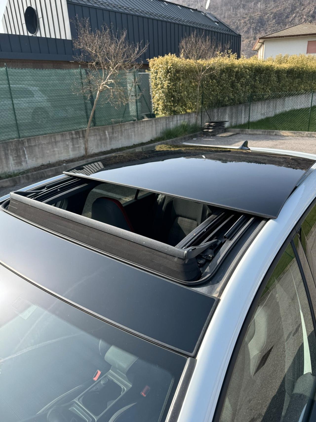 Volkswagen Golf GTI 2.0 TSI DSG