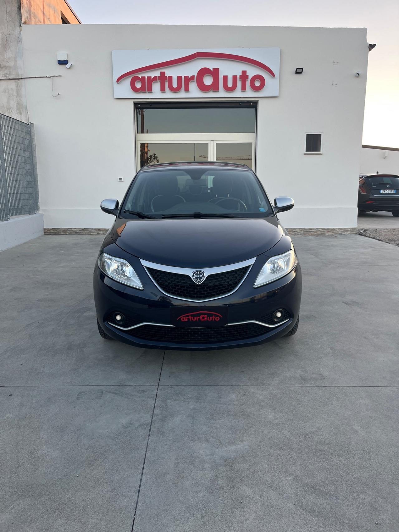 Lancia Ypsilon 1.2 69 CV 5 porte Mya