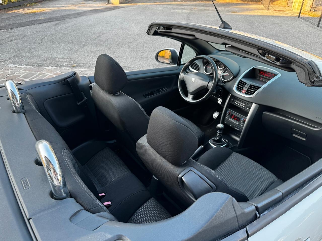 Peugeot 207 1.6 8V HDi 112CV CC Allure