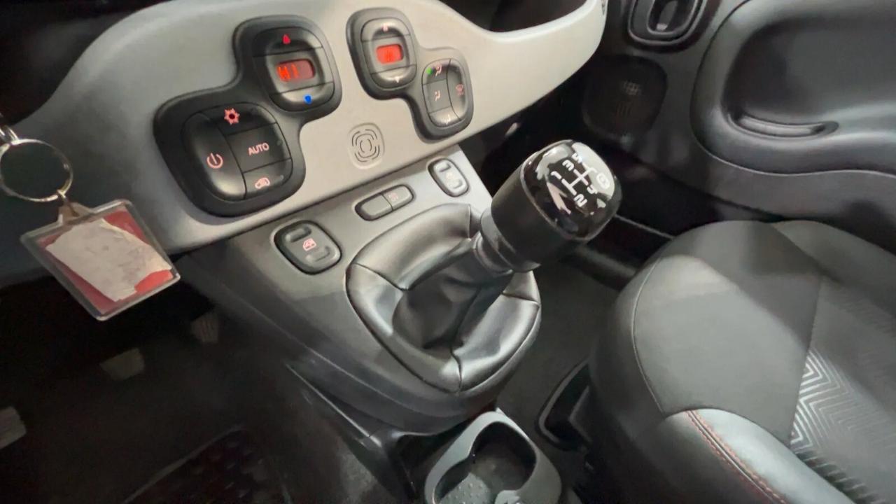 Fiat Panda 1.0 FireFly S&S Hybrid Garmin