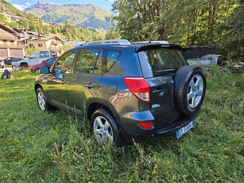 Toyota RAV 4 RAV4 2.2 D-4D 136 CV Luxury