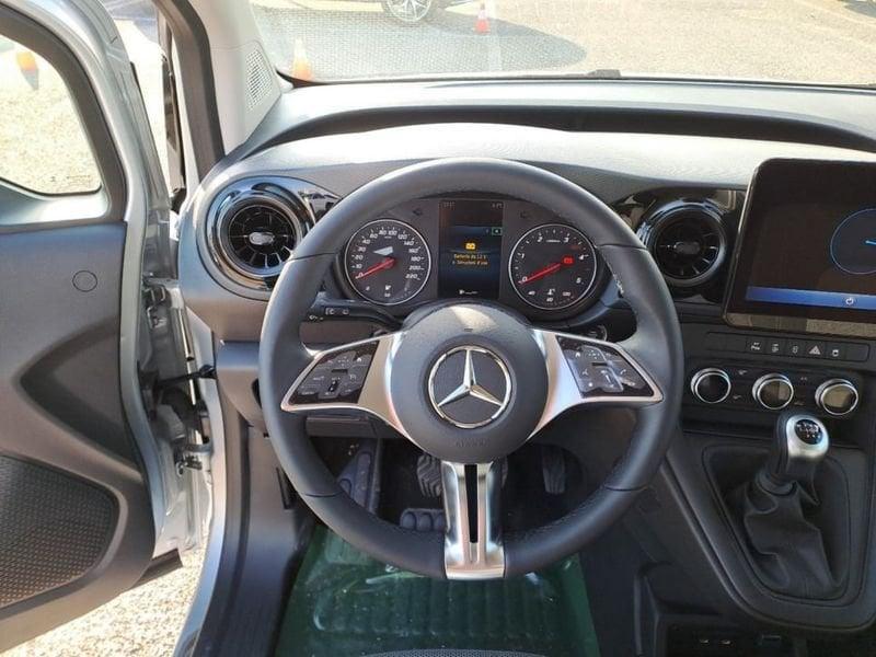 Mercedes-Benz Classe T 180 d AT