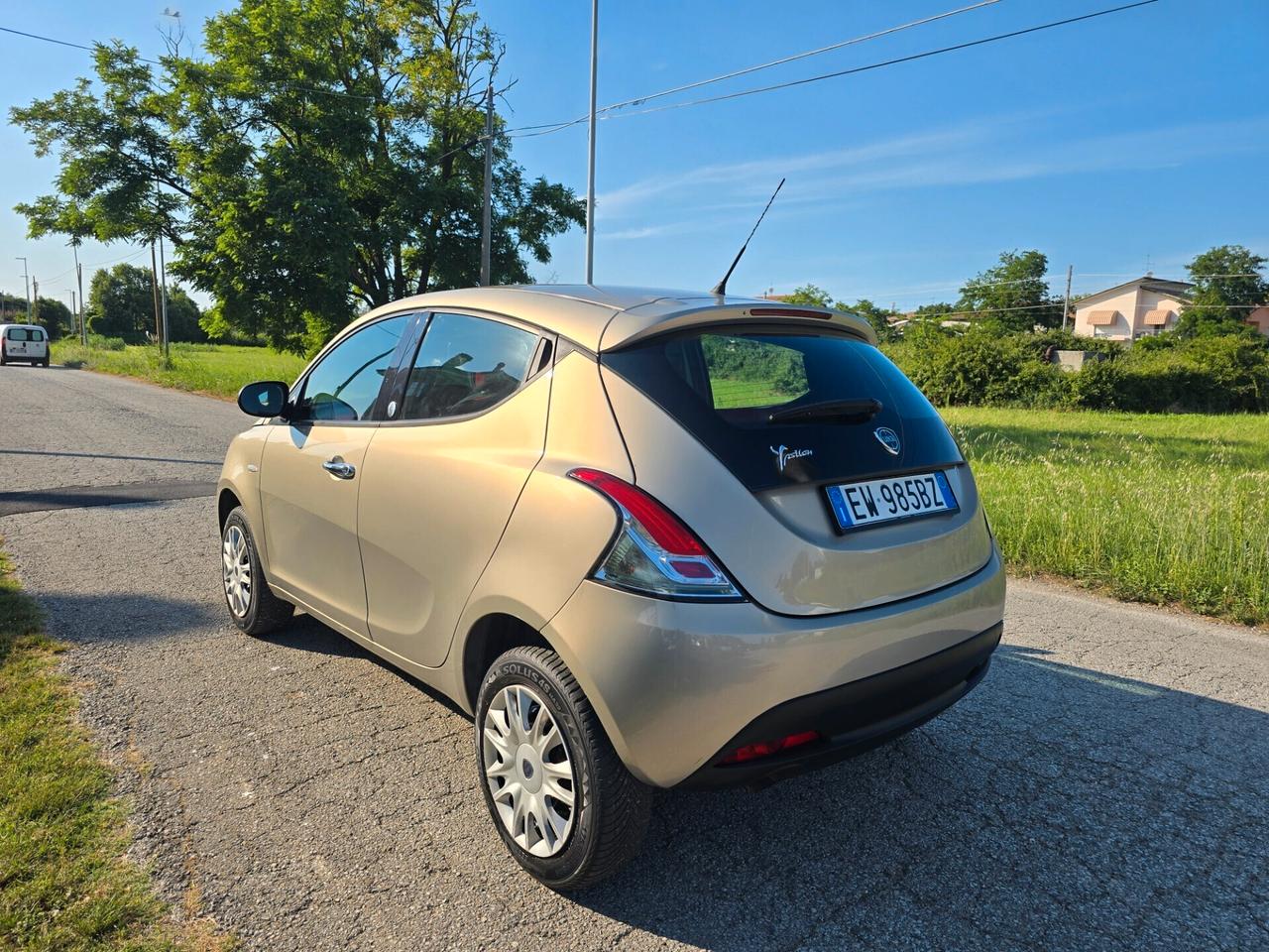 Ypsilon 0.9 TwinAir Metano-GARANZIA- NEOPATENTATI