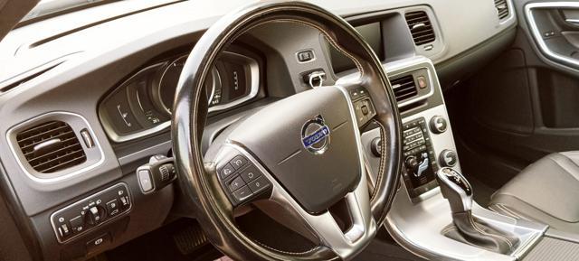 VOLVO V60 D3 Momentum
