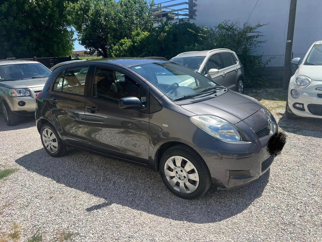 Toyota Yaris 1.0 5 porte