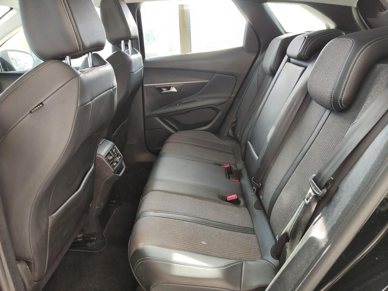 Peugeot 3008 BlueHDi 130 S&S EAT8 Allure