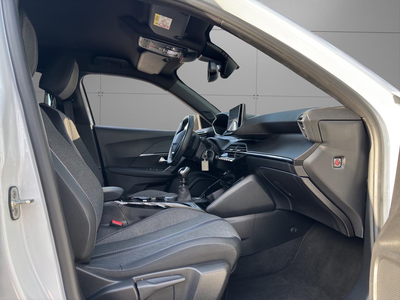 Peugeot - 2008 PureTech Allure - Unipro