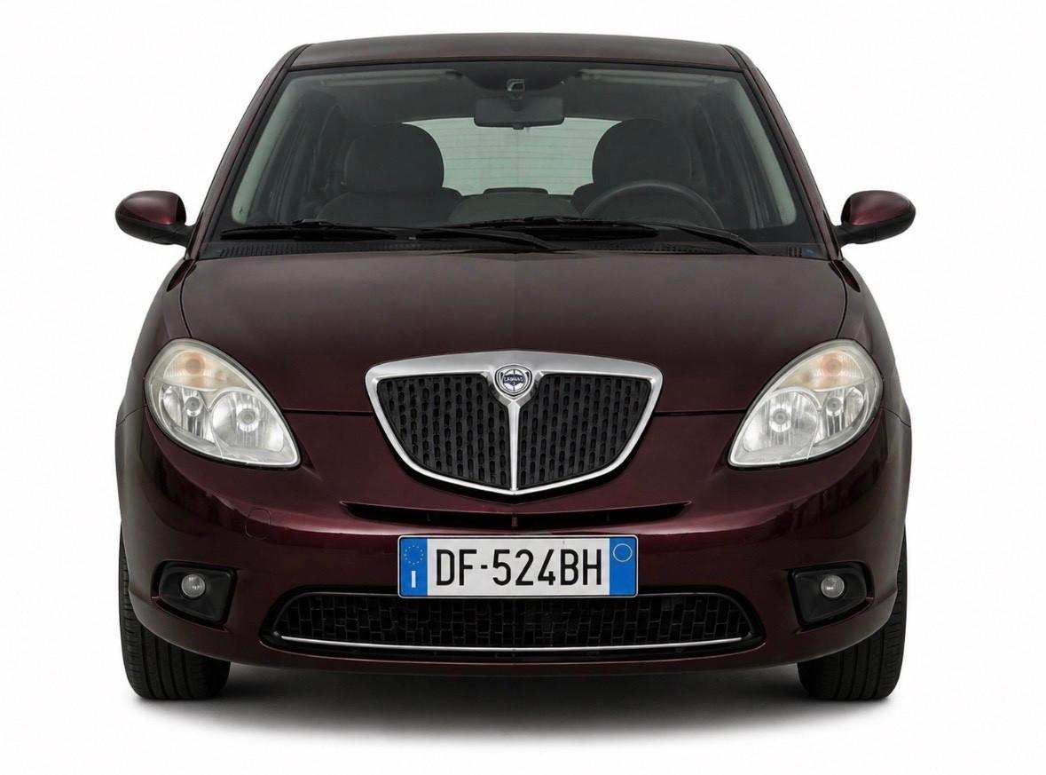 Lancia Ypsilon 1.3 MJT 75 CV Platino