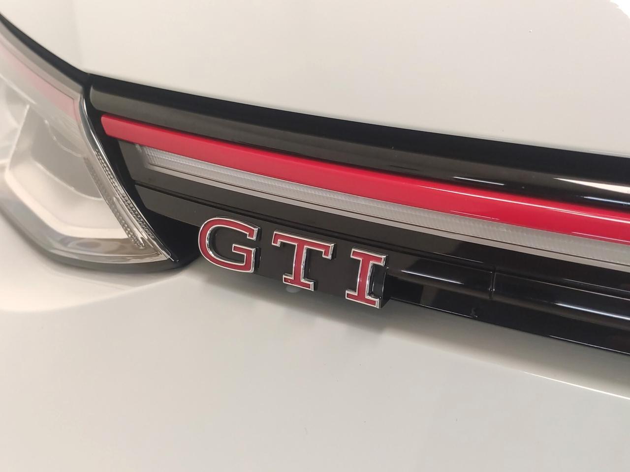 Volkswagen Golf GTI 2.0 TSI DSG
