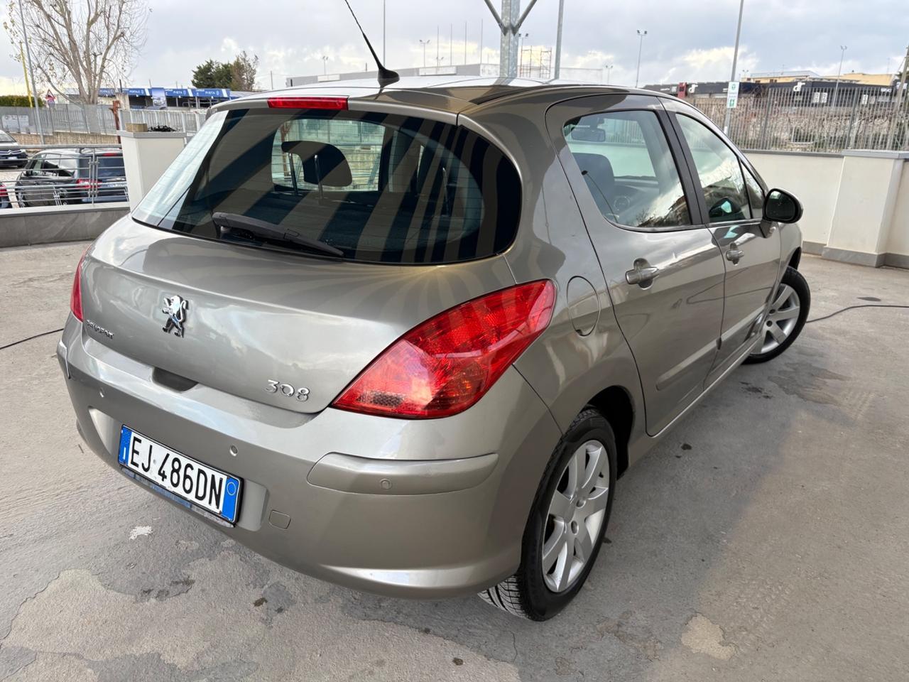 Peugeot 308 1.6 8V e-HDi 112CV Stop&Start 5p. Business