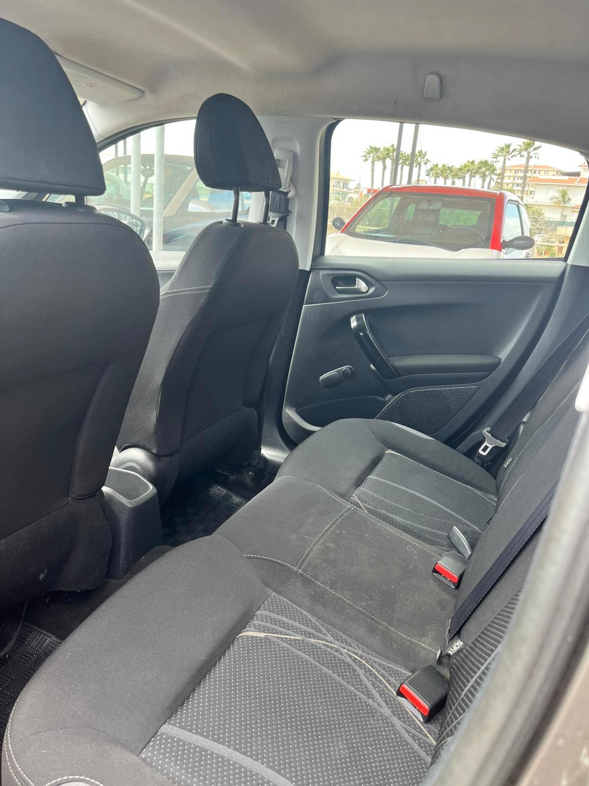 Peugeot 208 1.2 VTi 82 CV 5 porte Allure