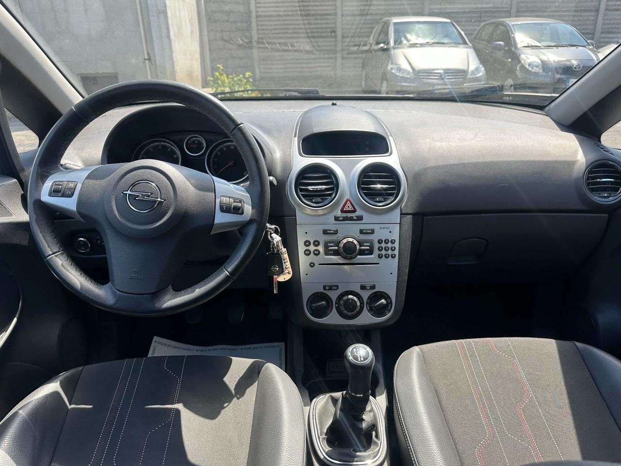 Opel Corsa 1.2 5 porte Sport