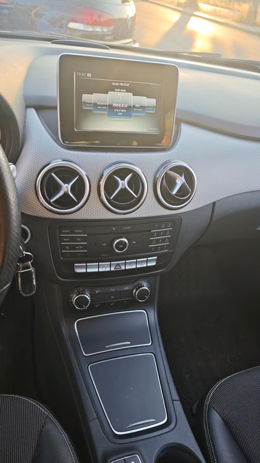 Mercedes-benz B 200 d Automatic Executive leggi