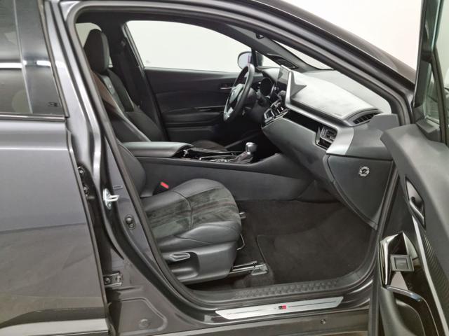 TOYOTA C-HR 2.0 Hybrid E-CVT GR Sport Black Edition