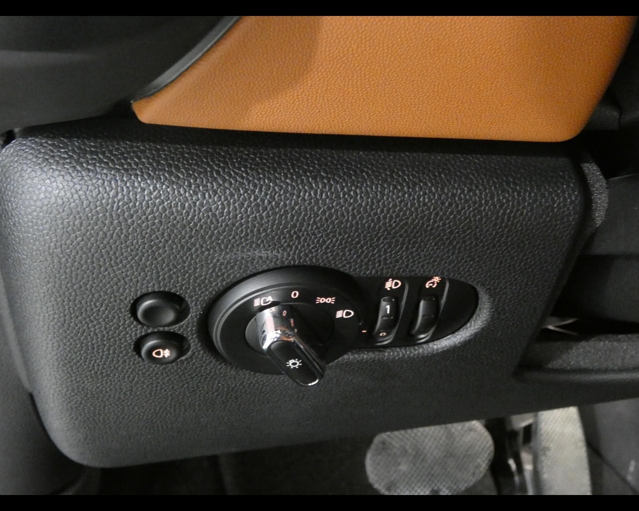 MINI Mini 5 porte (F55) - Mini 1.5 Cooper Yours 5 porte