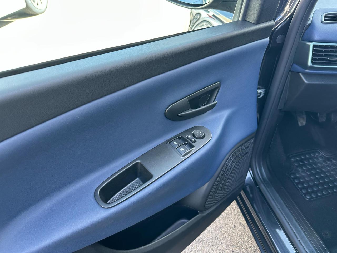 Lancia Ypsilon 1.0 firefly hybrid Platino s&s 70cv