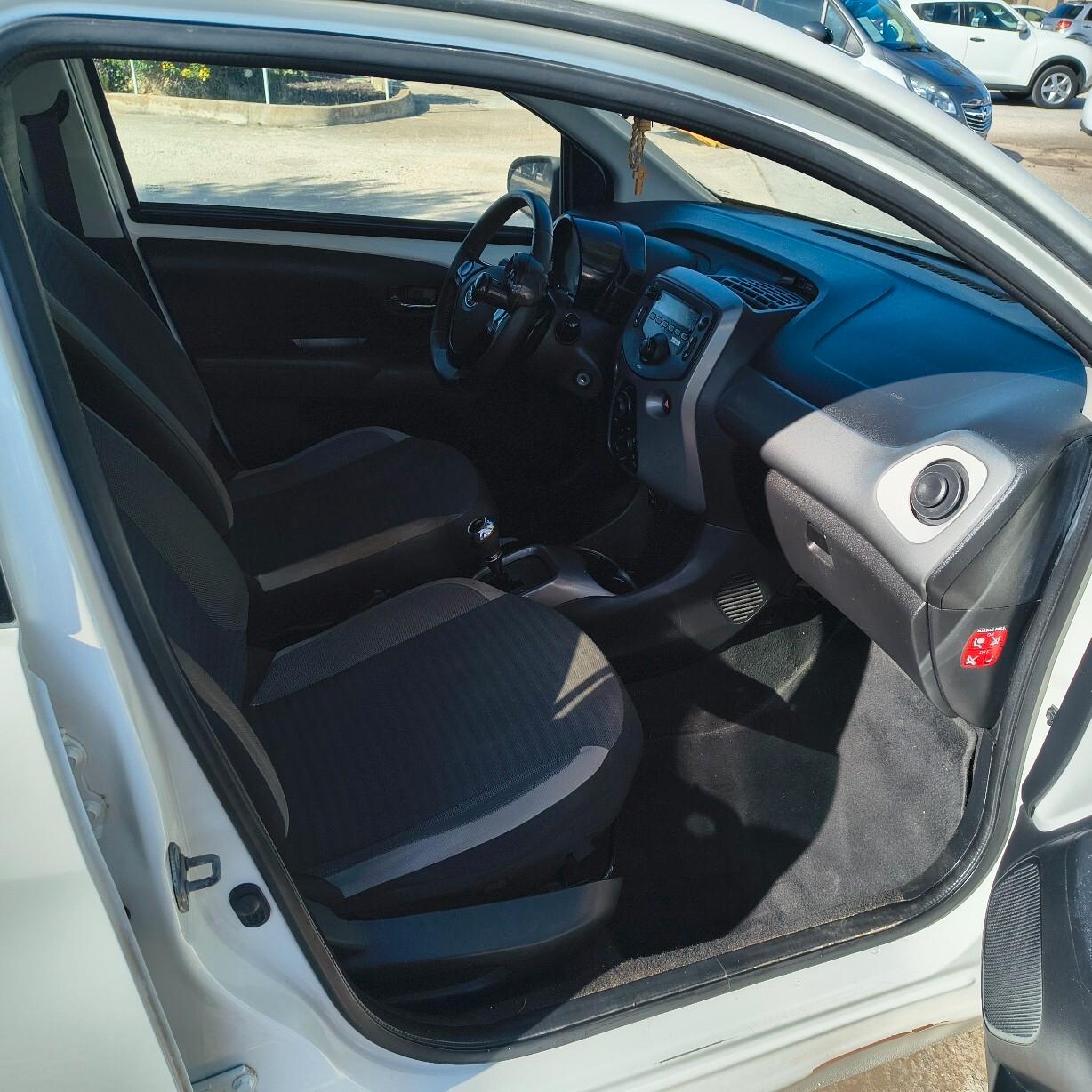 Toyota Aygo 1.0 VVT-i 72 CV 5 porte x-trend C. Auto