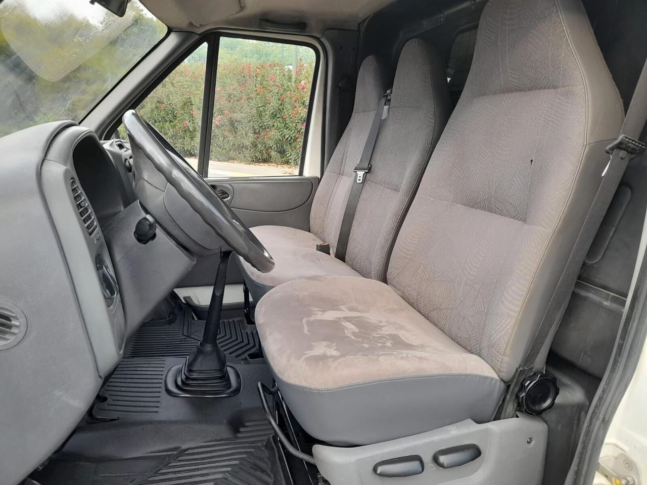 Ford Transit/Tourneo/Bus Transit 330 2.4 TD/125 cat PL-TM Furg.