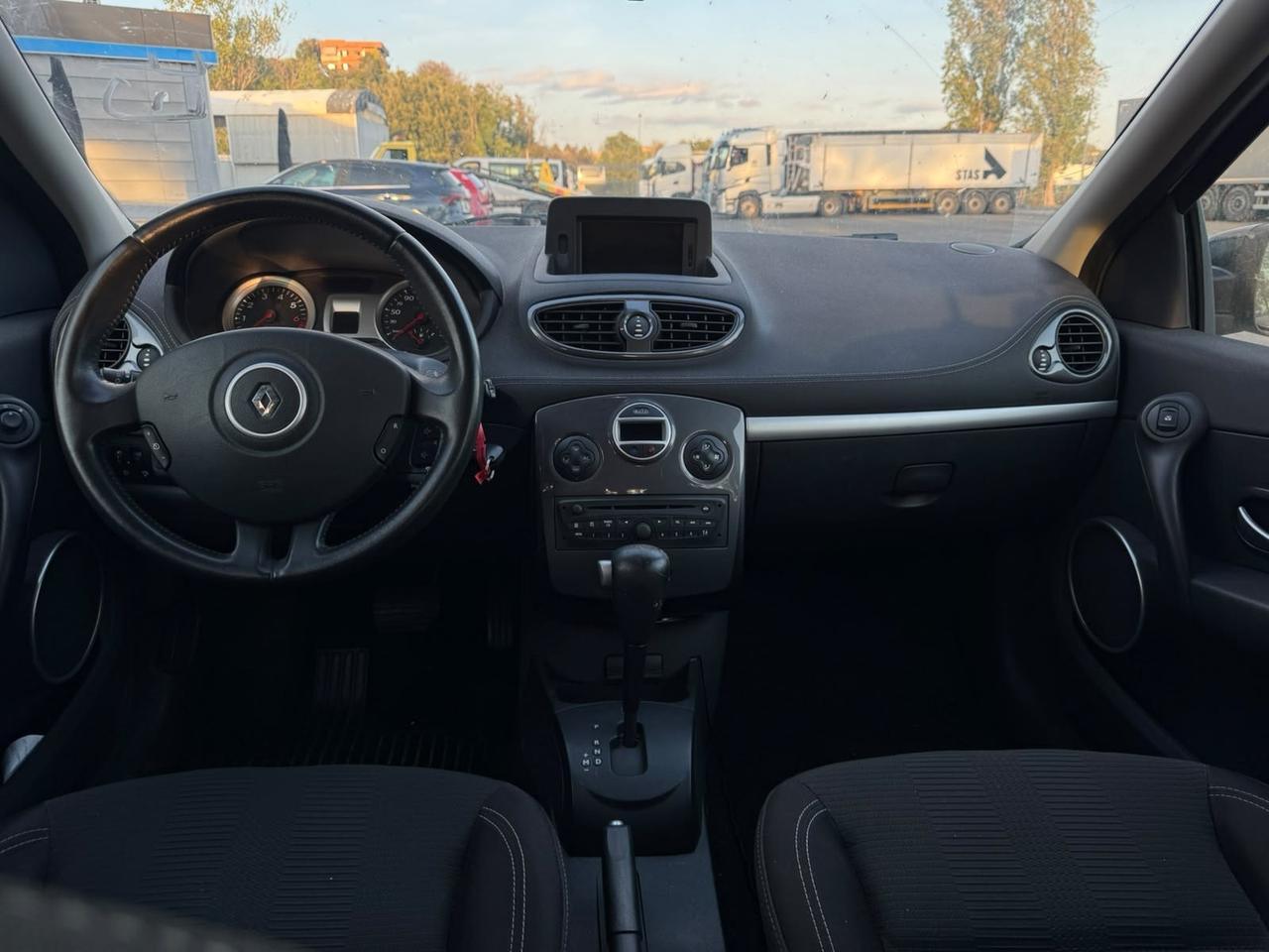 Renault Clio 1.6 benzina cambio automatico