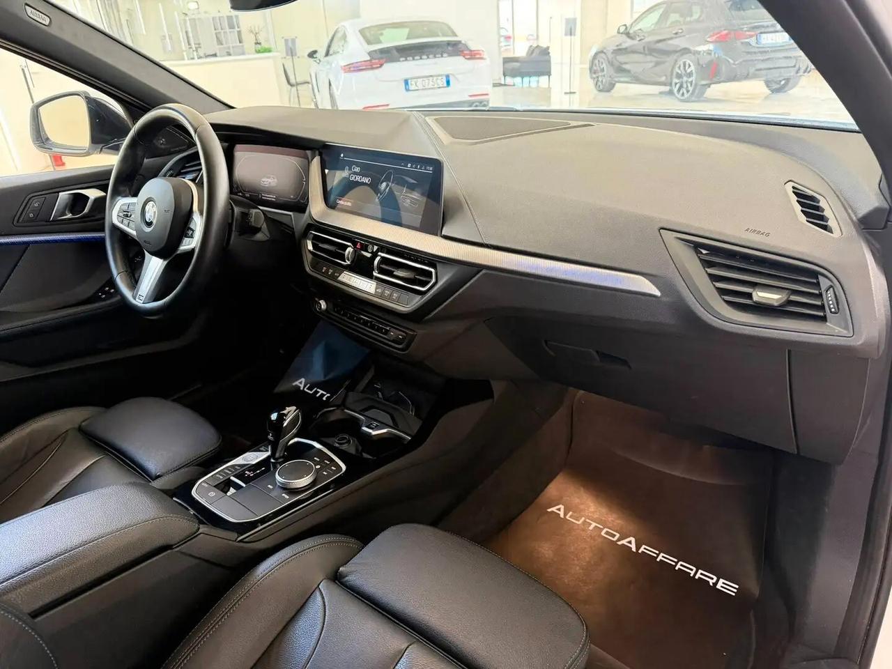 Bmw 118 118d 5p. Msport