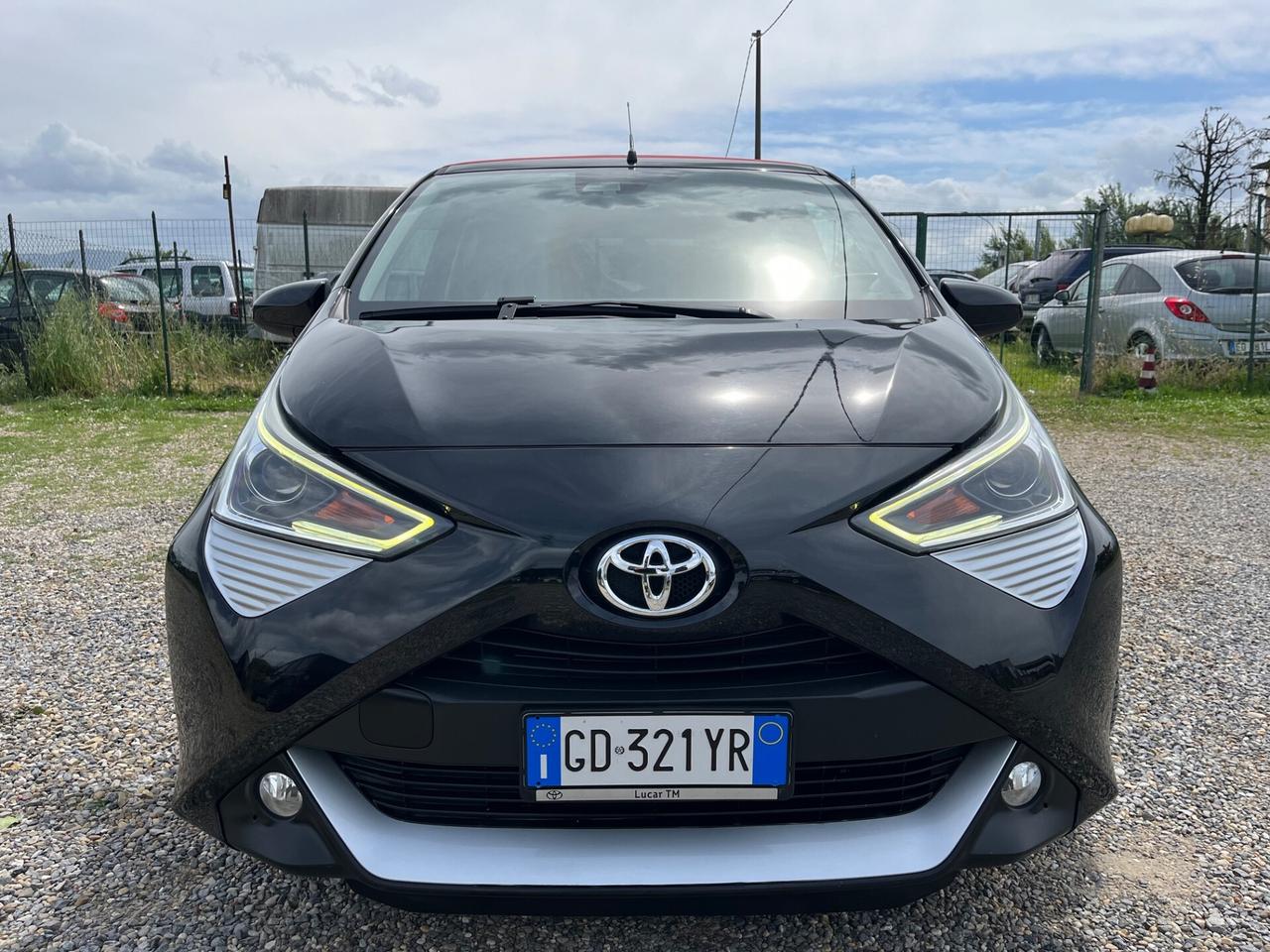 Toyota Aygo Connect 1.0 VVT-i 72 CV 5 porte x-clusiv