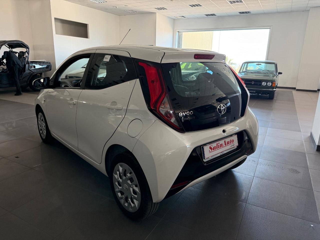 Toyota Aygo Connect 1.0 VVT-i 72 CV 5 porte x-play cambio automatico