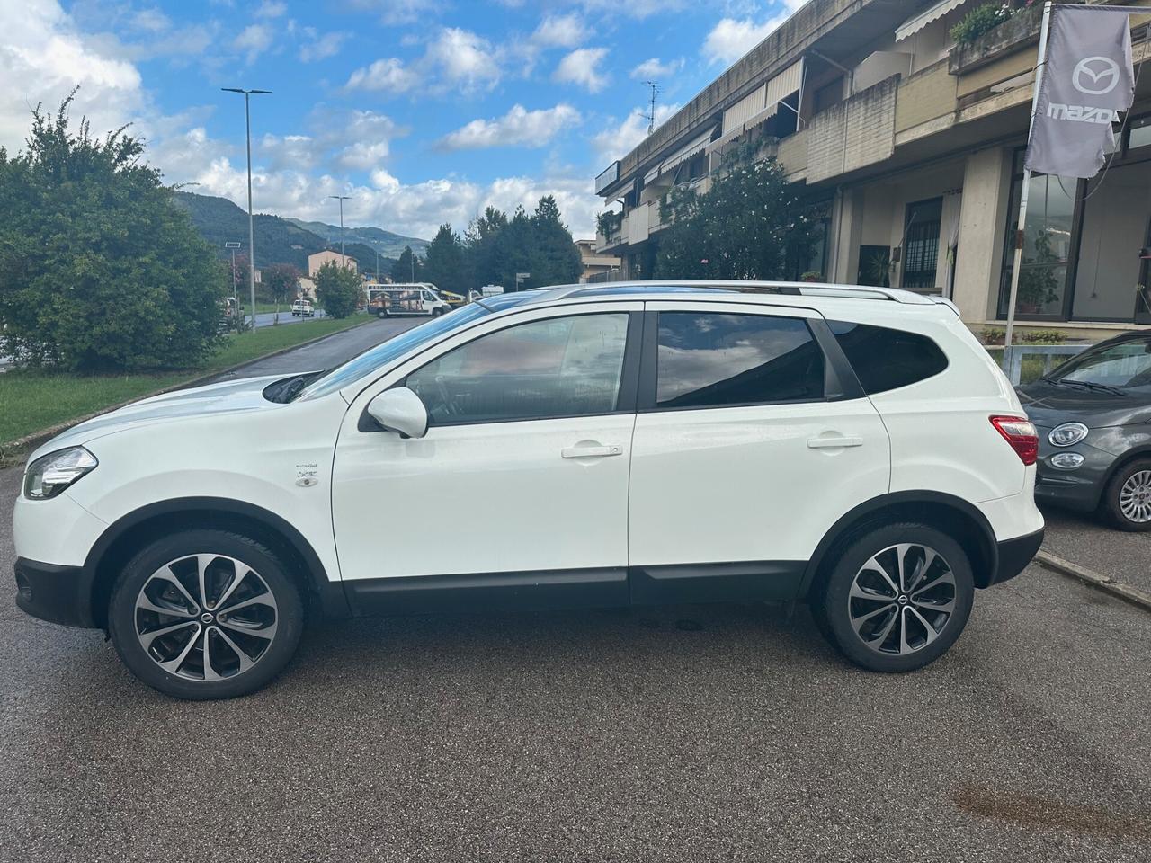 Nissan Qashqai Qashqai+2 2.0 dCi DPF 4WD aut. n-tec solo 80.000 km !!
