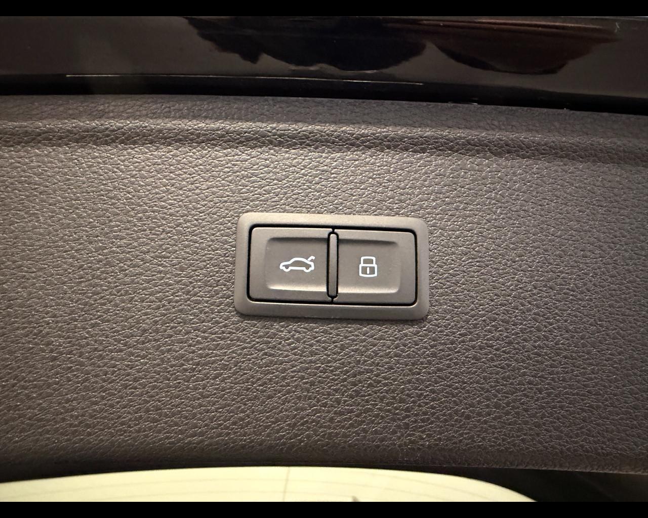 AUDI Q5 40 TDI MHEV S-TRONIC QUATTRO S LINE