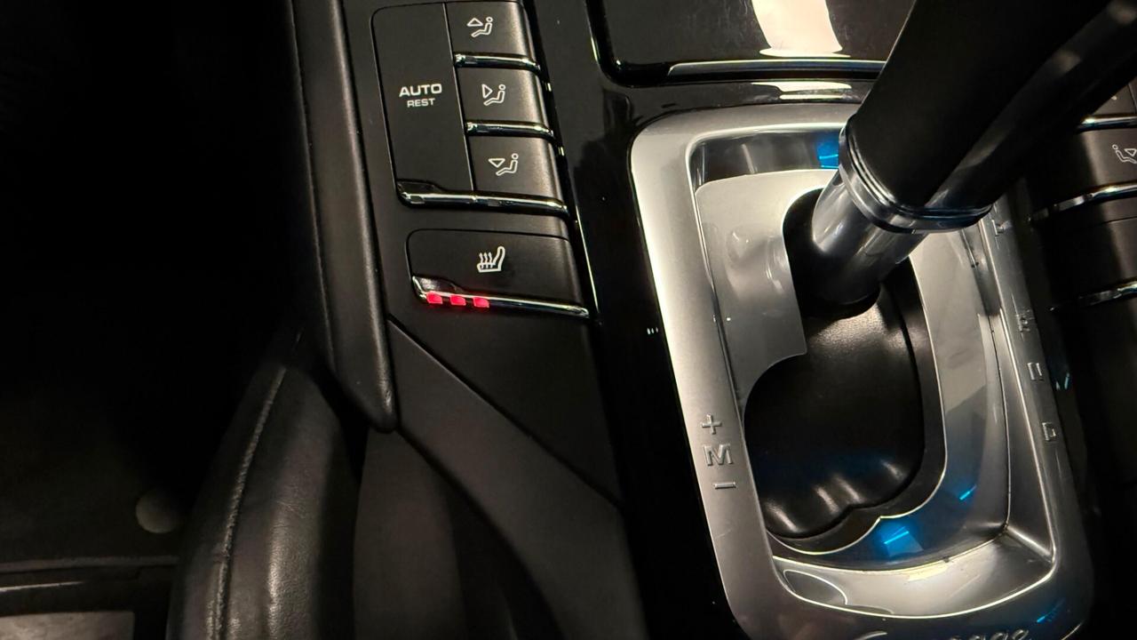 PORSCHE CAYENNE 3.0 DIESEL PLATINUM EDITION 2015