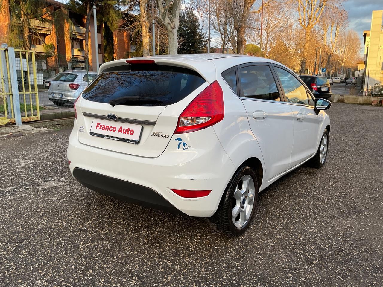 Ford Fiesta 1.2 82 CV 5 porte Titanium OK NEOPATENTATI
