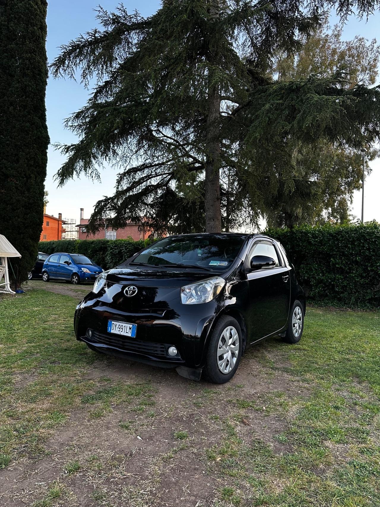 Toyota iQ 1.0 Multidrive Versione Lancio nero perlato !