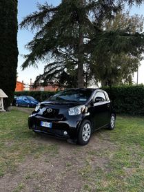 Toyota iQ 1.0 Multidrive Versione Lancio nero perlato !