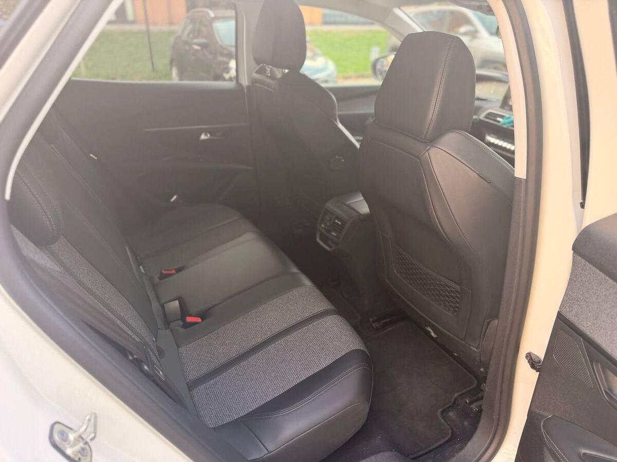 Peugeot 3008 1.5 bluehdi Allure s&s 130cv eat8