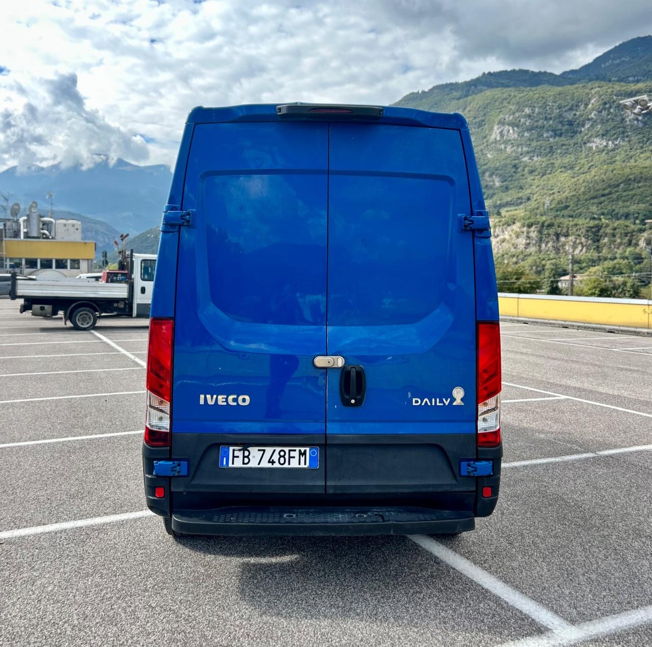 Iveco Daily 35-130 2.3 Diesel Furgone 140.000km