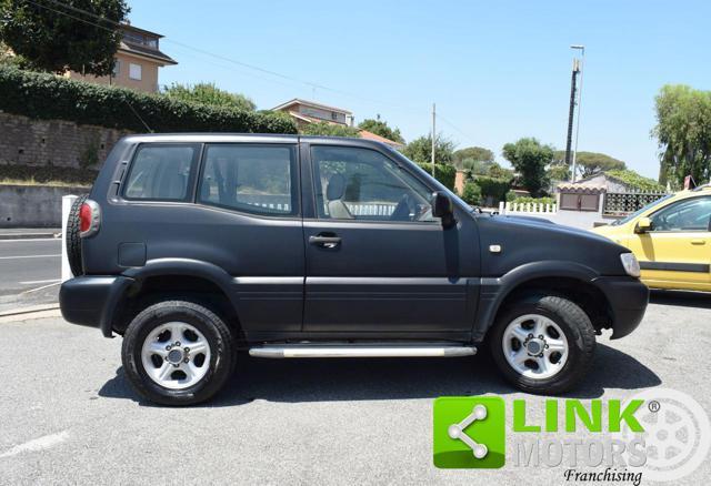 NISSAN Terrano II 2.4i 12V cat 3 porte Luxury