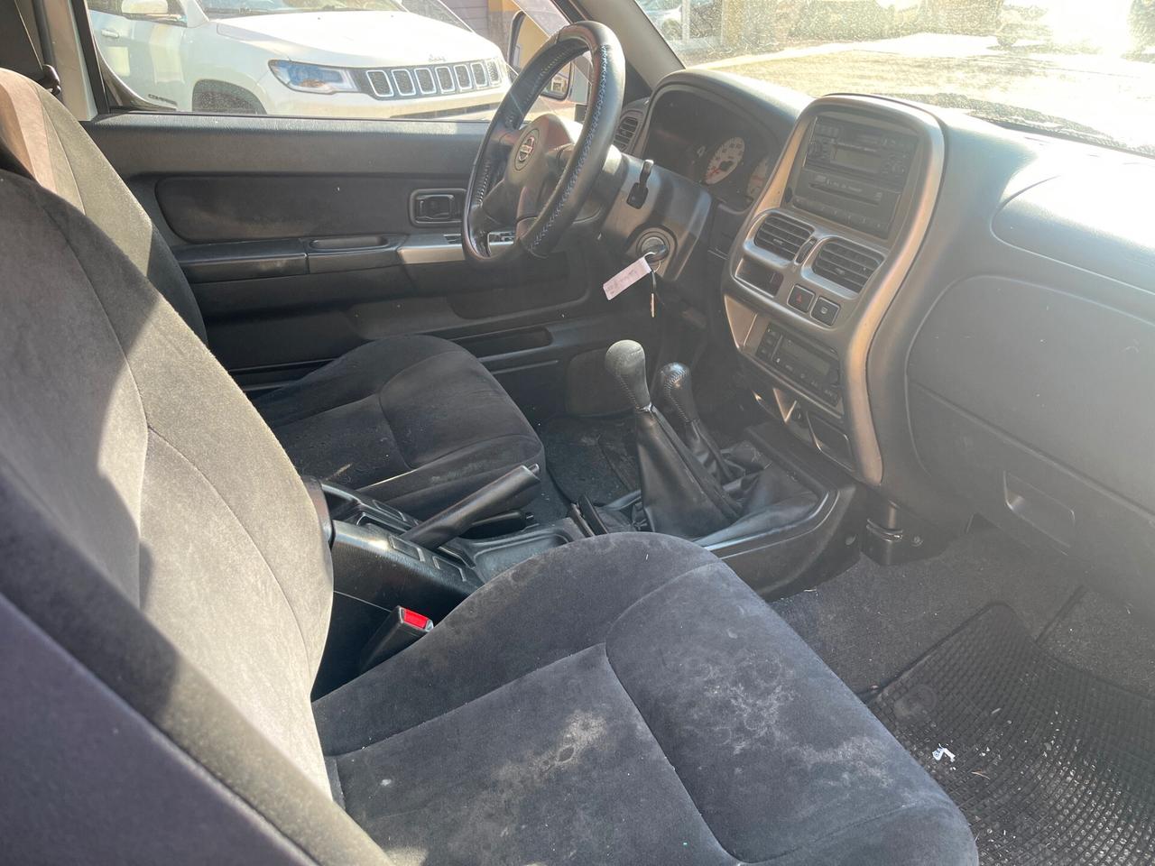 Nissan Navara 2.5D DOPPIA CABINA HARD TOP